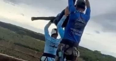 نسوا ربط فتاة برازيلية بالحبل قبل قفزها من ارتفاع 40 مترا.. اعتقال 3 مدربين و6 آخرين نسوا ربط فتاة برازيلية بالحبل قبل قفزها من ارتفاع 40 مترا.. اعتقال 3 مدربين و6 آخرين