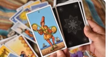 5 أبراج تنتظرها مفاجآت عاطفية فى النصف الثانى من العام.. أنت منهم؟ 5 أبراج تنتظرها مفاجآت عاطفية فى النصف الثانى من العام.. أنت منهم؟