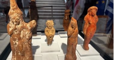 اليونان تعيد ست قطع أثرية إلى مصر