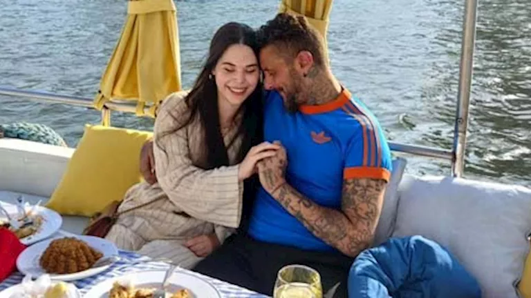 أحمد الفيشاوي ينشر صورًا تجمعه بصديقته كاميلا فيونا بمركب في النيل أحمد الفيشاوي ينشر صورًا تجمعه بصديقته كاميلا فيونا بمركب في النيل