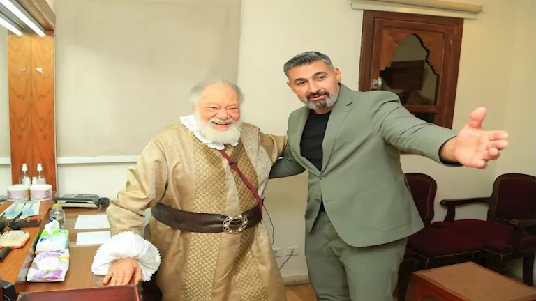 الفخراني عن ياسر جلال بعد عرض الملك لير: ابني.. والأخير: إيه العظمة د الفخراني عن ياسر جلال بعد عرض الملك لير: ابني.. والأخير: إيه العظمة د