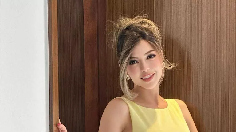 ميرنا جميل تشارك جمهورها أحدث جلسة تصوير جريئة لها - (صور)