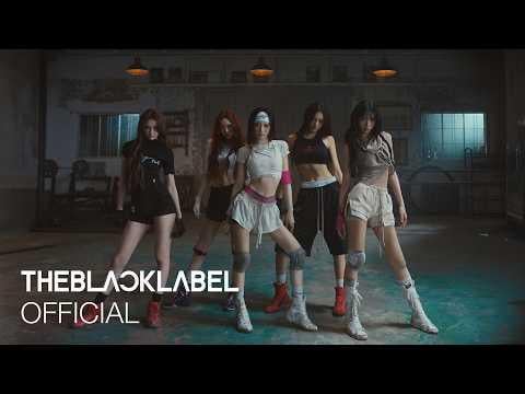 MEOVV - Hit 'Em (فيديو الأداء)