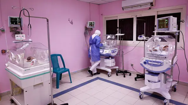 غرفة بداخل إحدى مستشفيات الولادة المصرية.