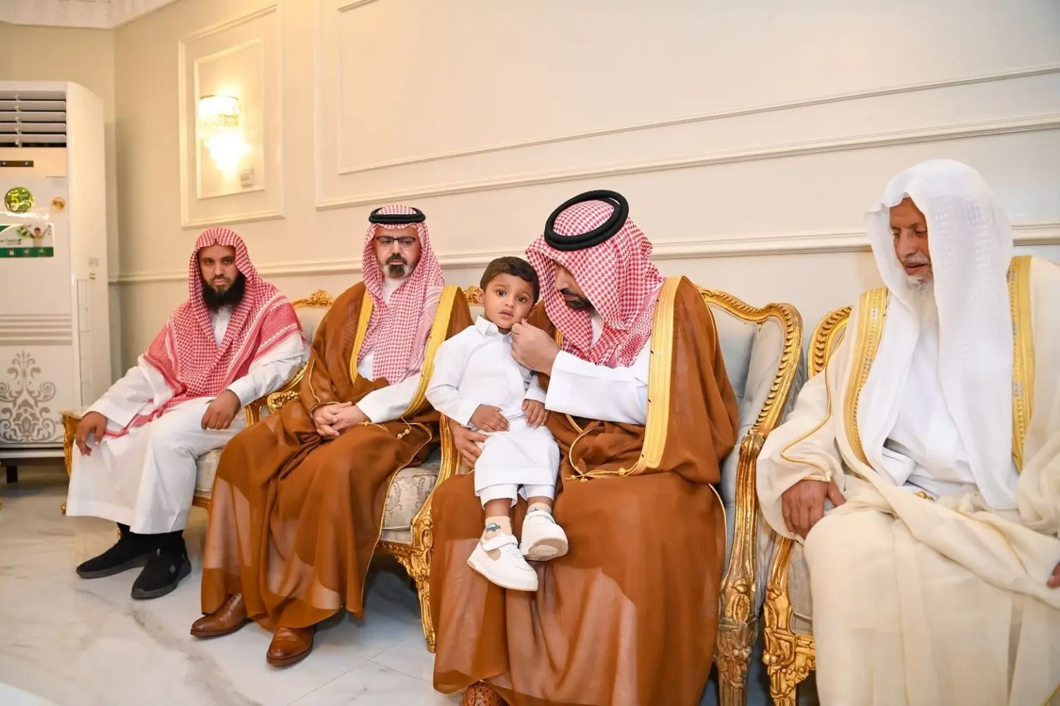 عادا بحثاً عن فارس.. فغادر الأشقاء الـ 3 معاً – أخبار السعودية عادا بحثاً عن فارس.. فغادر الأشقاء الـ 3 معاً - أخبار السعودية