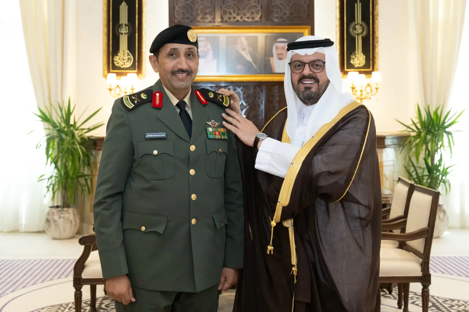 نائب أمير مكة يقلّد القحطاني رتبته الجديدة – أخبار السعودية نائب أمير مكة يقلّد القحطاني رتبته الجديدة - أخبار السعودية