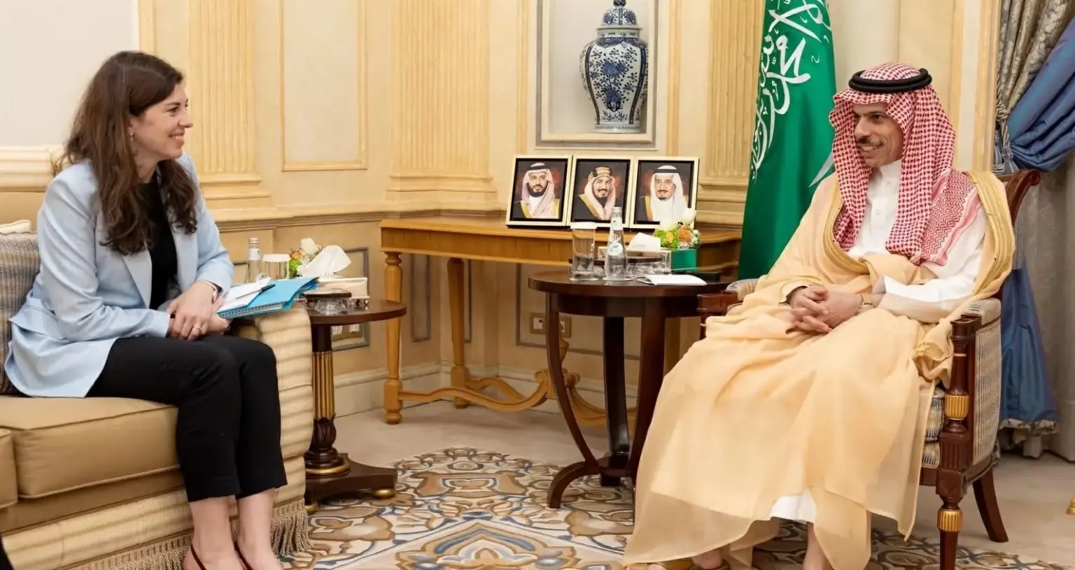 وزير الخارجية يبحث مع مستشارة الرئيس الفرنسي مستجدات الأوضاع في المنطقة – أخبار السعودية وزير الخارجية يبحث مع مستشارة الرئيس الفرنسي مستجدات الأوضاع في المنطقة - أخبار السعودية