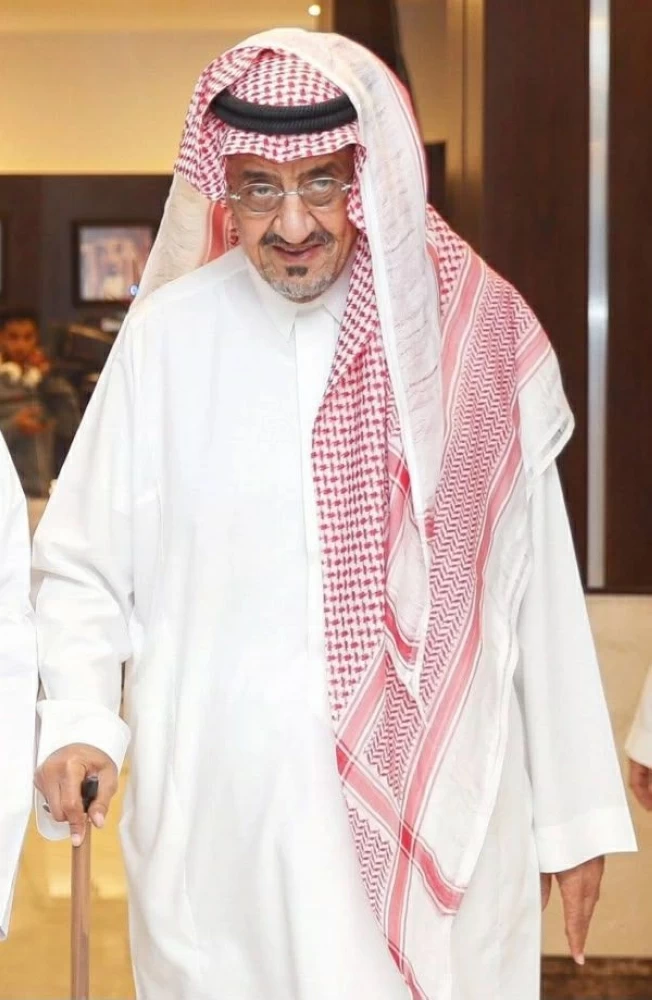 تركي العبدالله الفيصل لـ«عكاظ»: تاريخ رائد الرياضة أكبر من مساجلاتكم - أخبار السعودية
