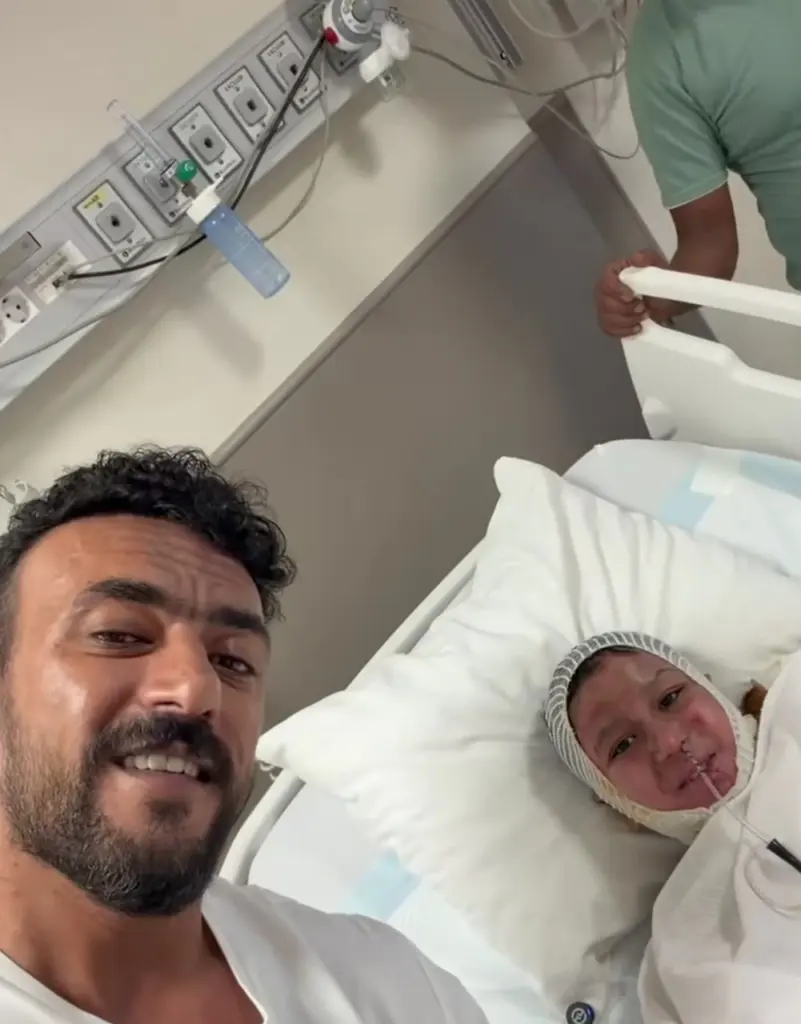 يترقب عرض «شمشون ودليلة».. العوضي يحقق أمنية طفل مصاب بالحروق - أخبار السعودية