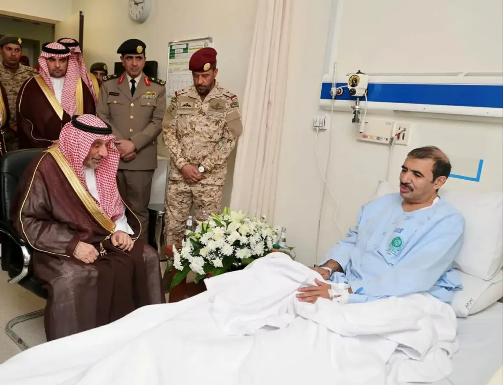 جلوي بن عبدالعزيز يزور قائد قوة المنطقة للاطمئنان على صحته - أخبار السعودية
