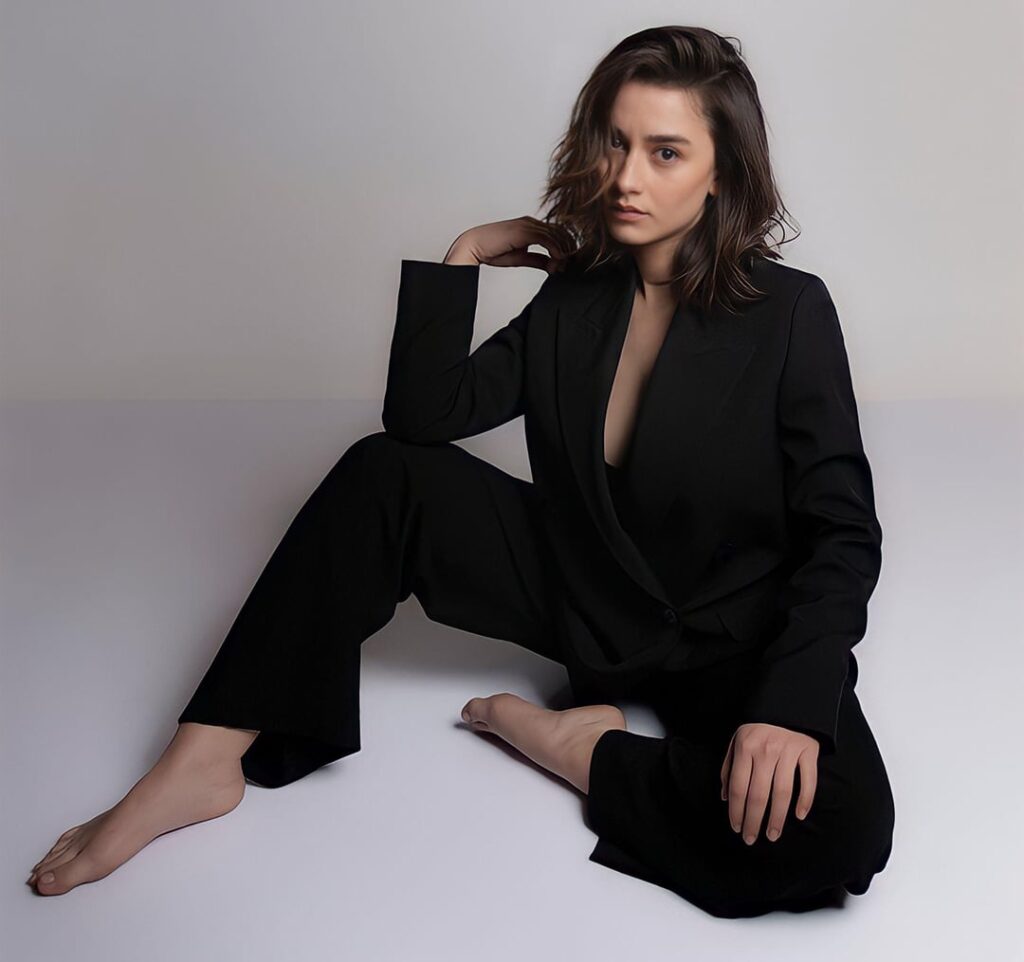 ECE YAŞAR