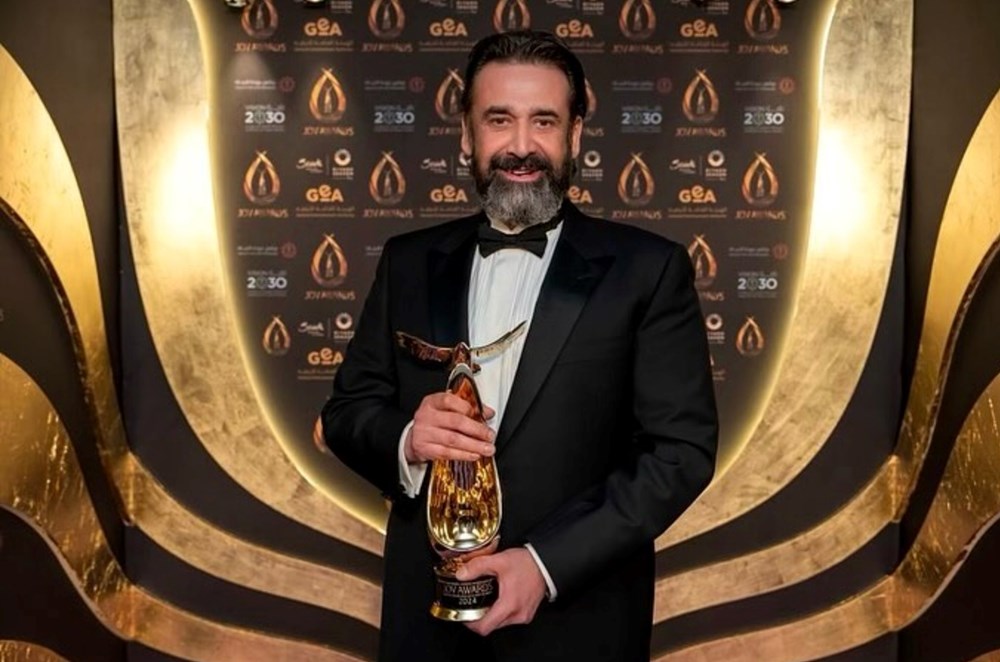 «الفيل الأزرق 3» يواصل التصوير.. والبحث مستمر عن بديل كريم عبد العزيز
