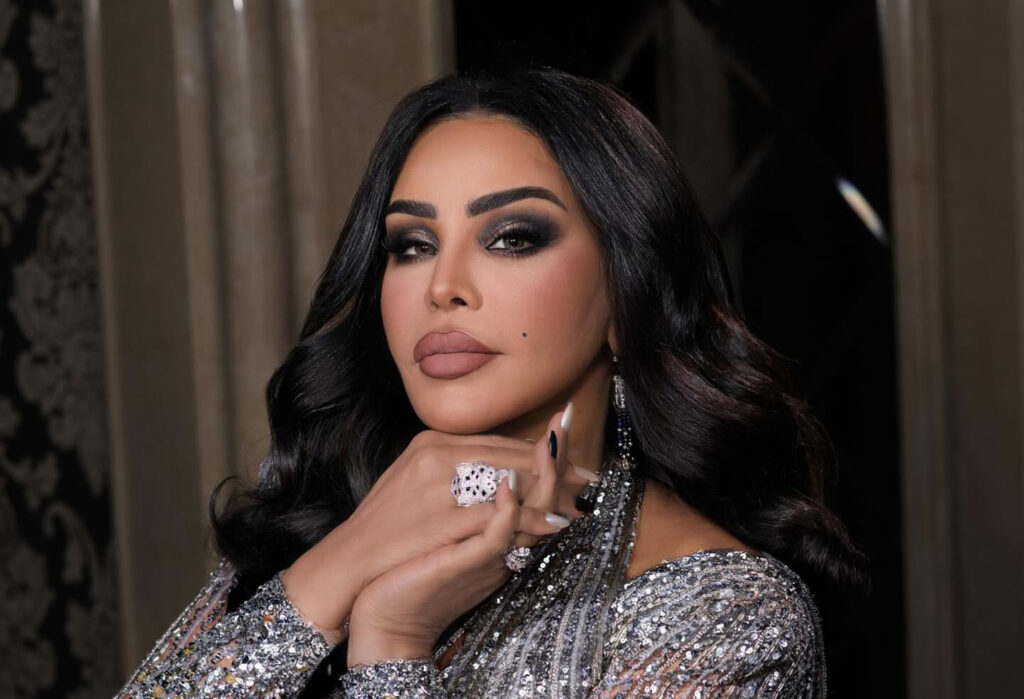 بالفيديو: لحظات لا تُنسى.. الكاميرا توثق احتفال أحلام بتخرّج ابنتها