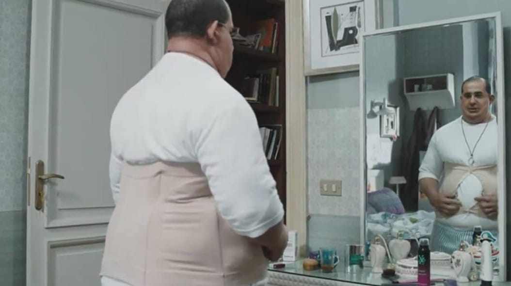 احمد حلمي من فيلم اكس لارج