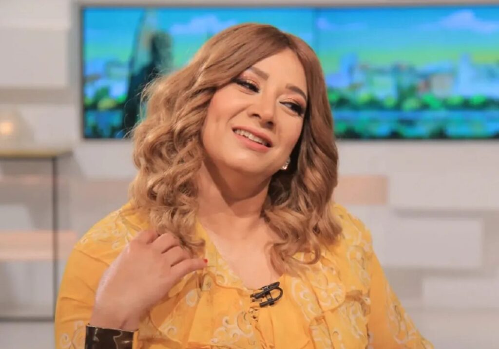 إطلالة مفاجئة من إنتصار في العرض الخاص لفيلم صقر وكناريا: والفنانة توضح السبب إطلالة مفاجئة من إنتصار في العرض الخاص لفيلم صقر وكناريا: والفنانة توضح السبب