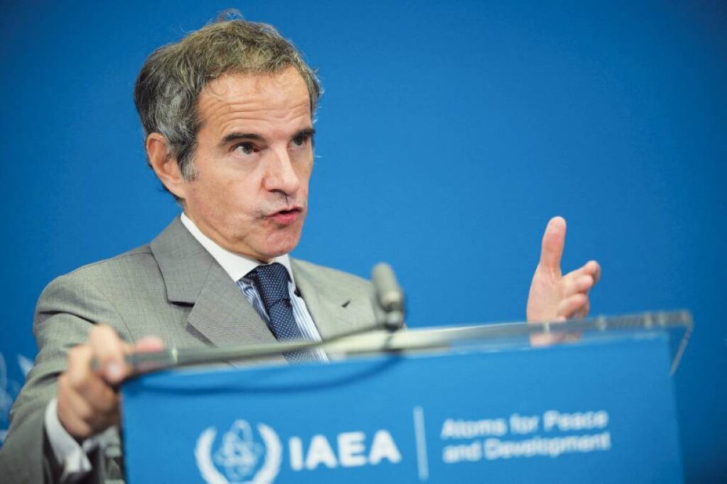 «الوكالة الذرية» تتبنى قراراً يطالب طهران بالإفصاح عن اليورانيوم والسماح بالتفتيش Al Bayan