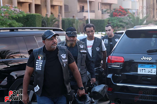 حضور أصدقاء الفنان محمد مرزبان العزاء بالدرجان النارية حضور أصدقاء الفنان محمد مرزبان العزاء بالدرجان النارية