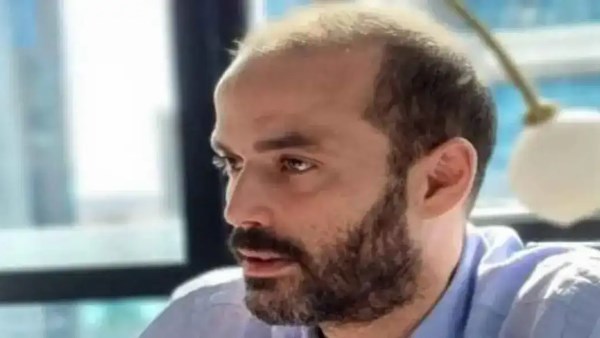 الرزانة أعادت لي حياتي.. عمر حسن يوسف يحتفل بمرور 1095يوما على التعافي من تناول الكحوليات