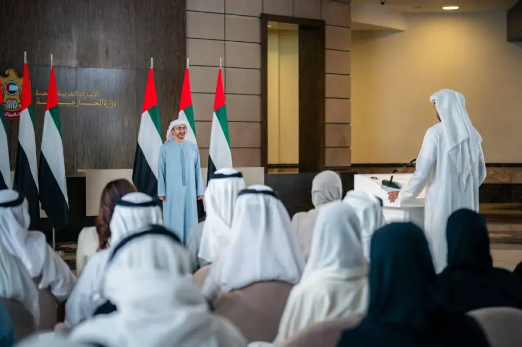 عبدالله بن زايد: الإمارات تواجه التحديات بكفاءة واقتدار