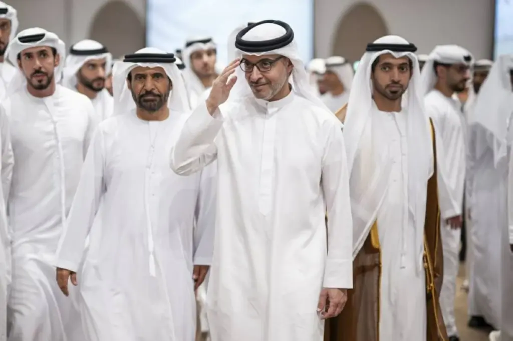 هزاع بن زايد يحضر أفراح الظاهري والعتيبة في أبوظبي هزاع بن زايد يحضر أفراح الظاهري والعتيبة في أبوظبي