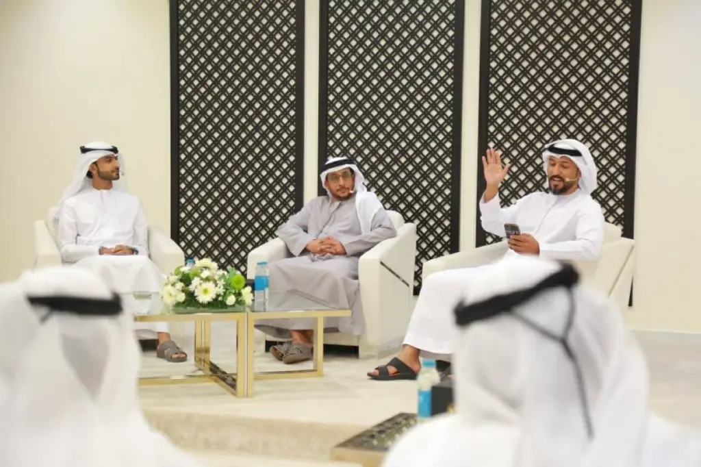 الشعر يتجول في دبا الحصن وكلباء