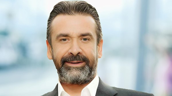 «الفيل الأزرق 3» يواصل التصوير.. والبحث مستمر عن بديل كريم عبد العزيز «الفيل الأزرق 3» يواصل التصوير.. والبحث مستمر عن بديل كريم عبد العزيز