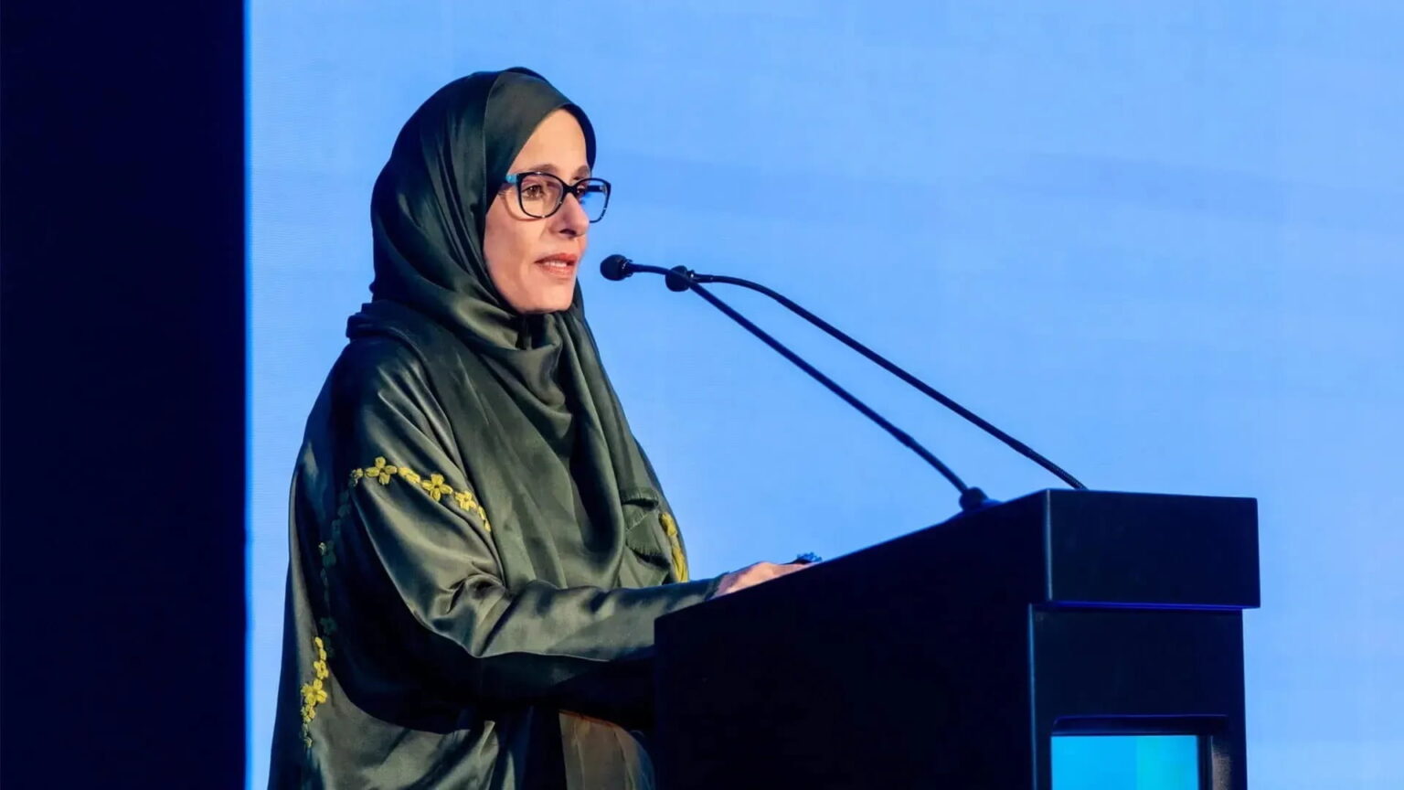 جواهر القاسمي تصدر قراراً بتعيين شيخة السويدي مديراً لنادي السيدات جواهر القاسمي تصدر قراراً بتعيين شيخة السويدي مديراً لنادي السيدات