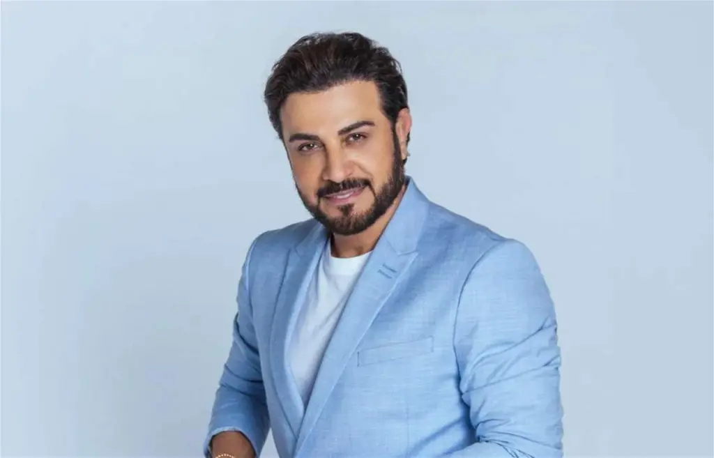 ماجد المهندس يقضي عطلته الصيفية مع أصدقائه في دبي ماجد المهندس يقضي عطلته الصيفية مع أصدقائه في دبي