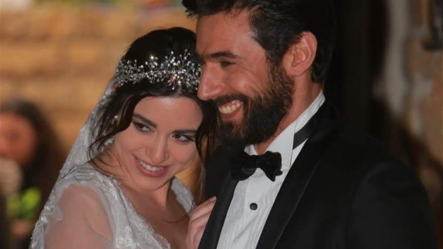 من التمثيل إلى الواقع… سارة أبي كنعان ووسام فارس يحتفلان بعيد زواجهما (صور) – LBCI Lebanon من التمثيل إلى الواقع... سارة أبي كنعان ووسام فارس يحتفلان بعيد زواجهما (صور) - LBCI Lebanon