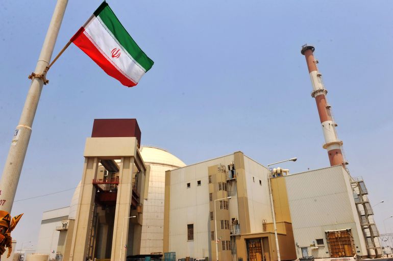صورة من وكالة الصور الإيرانية الدولية (IIPA) لمبنى المفاعل في محطة بوشهر النووية التي بنتها روسيا جنوبي إيران، خلال بدء تحميل أول وقود نووي في 21 أغسطس/آب 2010.