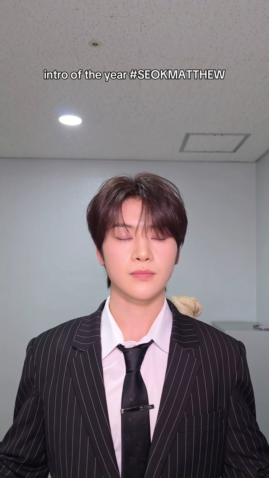 260603 تحديث LE SSERAFIM على TikTok مع Huh Yunjin - مقدمة العام مع ZEROBASEONE Seok Matthew 👀🦊 (تحدي BOOMPALA)