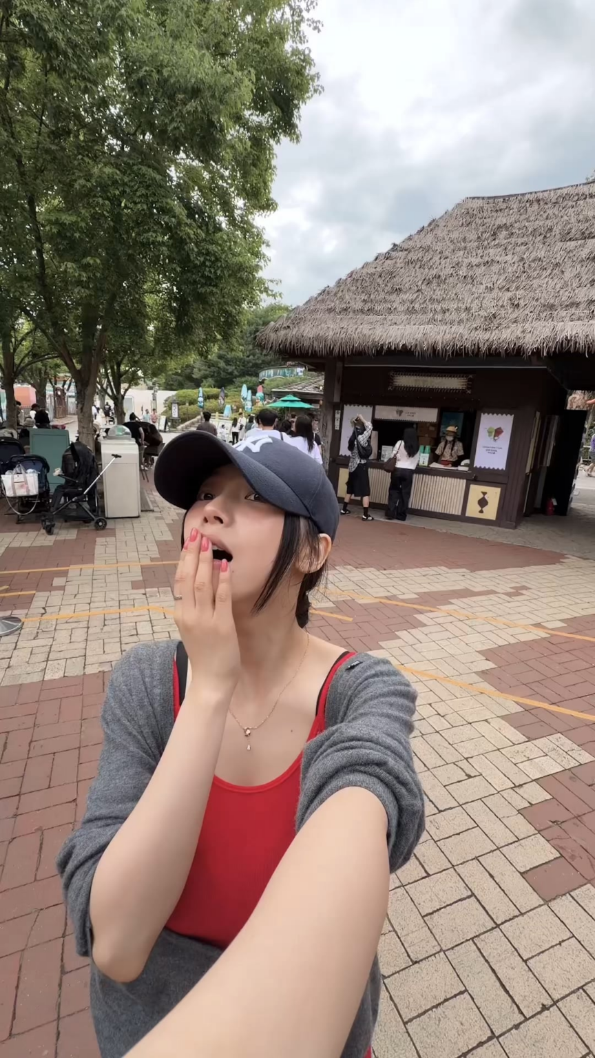 260622 تحديث aespa TikTok مع كارينا - عندما تكون في إيفرلاند