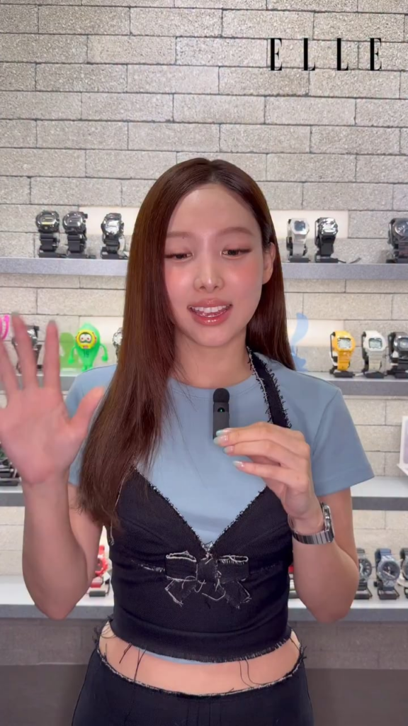 260626 تحديث ellejapan على الانستقرام - نايون من TWICE شوهدت في متجر Casio Dosan 🐰🤍