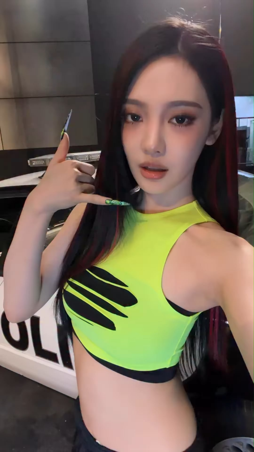 260610 تحديث aespa TikTok مع Ningning - يا Siri