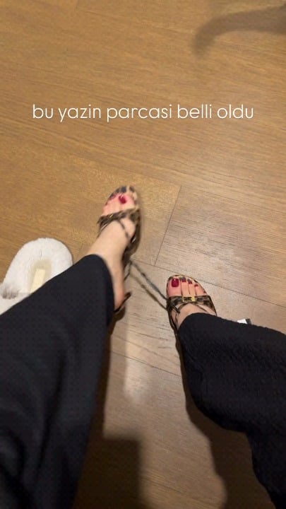 Su Balcı (nefis ayakları 😋🥵 🍆 💦)