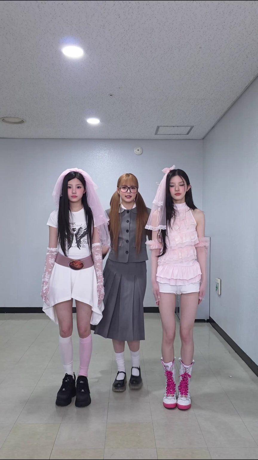 260602 تحديث LE SSERAFIM على TikTok مع Hong Eunchae - 🎀🙏 𝐁𝐎𝐎𝐌𝐏𝐀𝐋𝐀 مع ILLIT Minju & Wonhee (تحدي BOOMPALA)