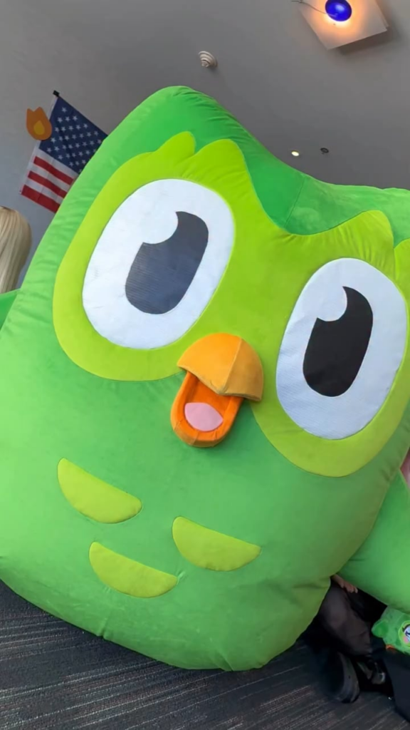 260618 تحديث Duolingo على Instagram مع LE SSERAFIM - اتصل بنا أيقوني، ولكن لا توجد أخطاء في درسك (تحدي BOOMPALA)