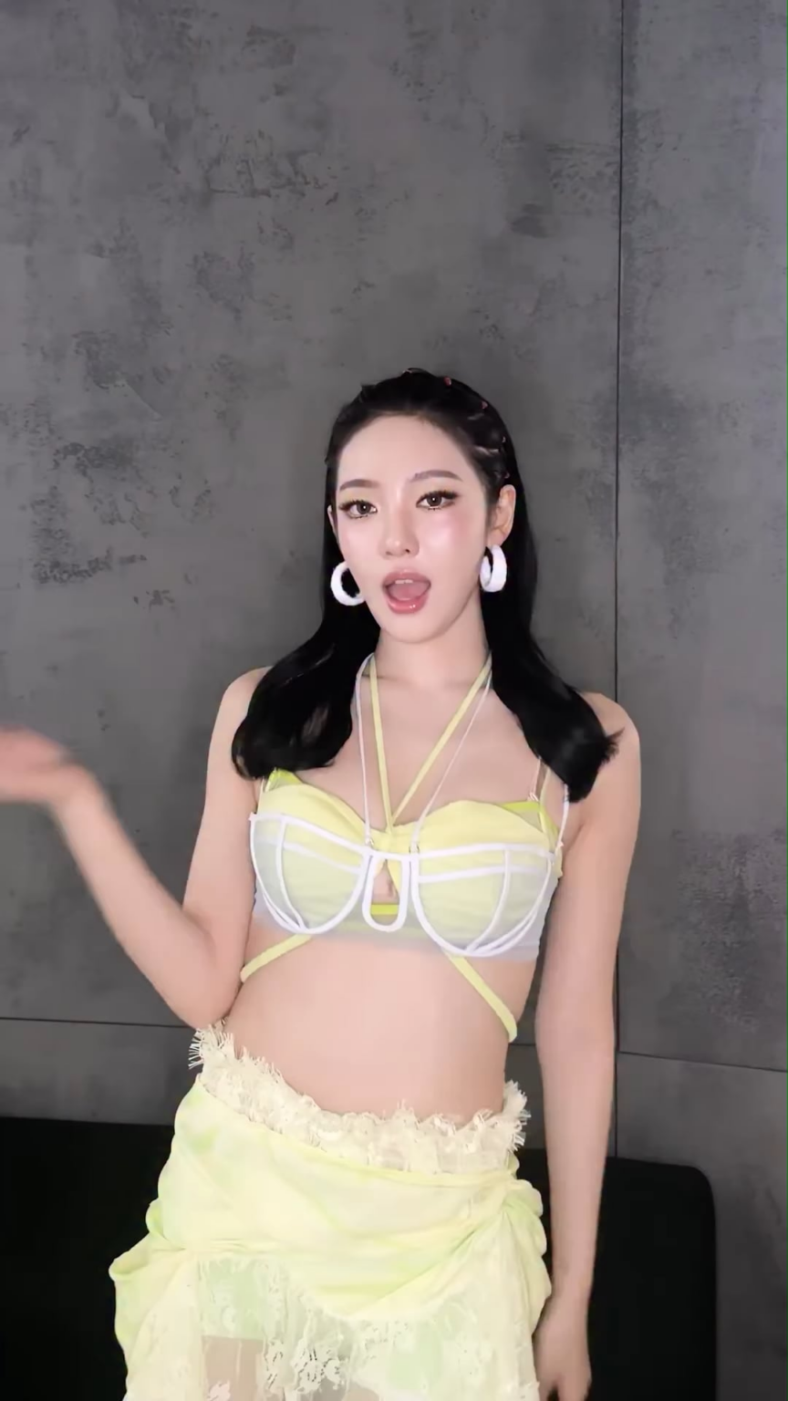 260605 aespa تحديث TikTok مع Ningning - لا يوجد اتصال للطوارئ