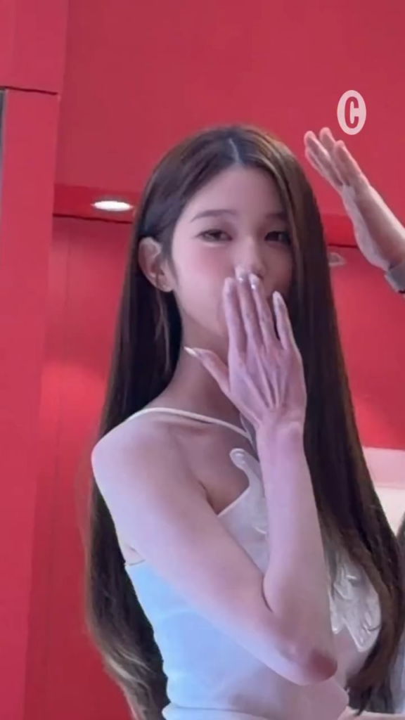 260611 - تحديث الانستغرام لـ 260611 Cosmopolitan Korea مع Wonyung