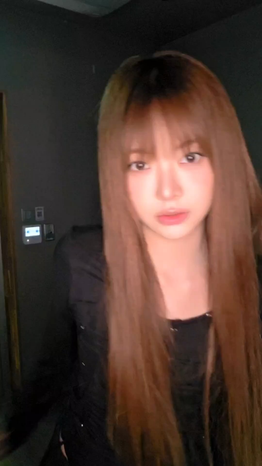 260626 تحديث LE SSERAFIM على TikTok مع Hong Eunchae - ابنة عائلة Hong 🌟 (التحدي الفيروسي - الأصل BOYNEXTDOOR)