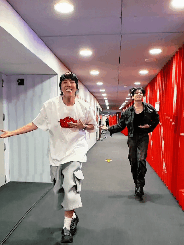 BTS j-hope و Jungkook - I Want You Back (الأصل. *NSYNC) (تحدي الرقص) (260627)
