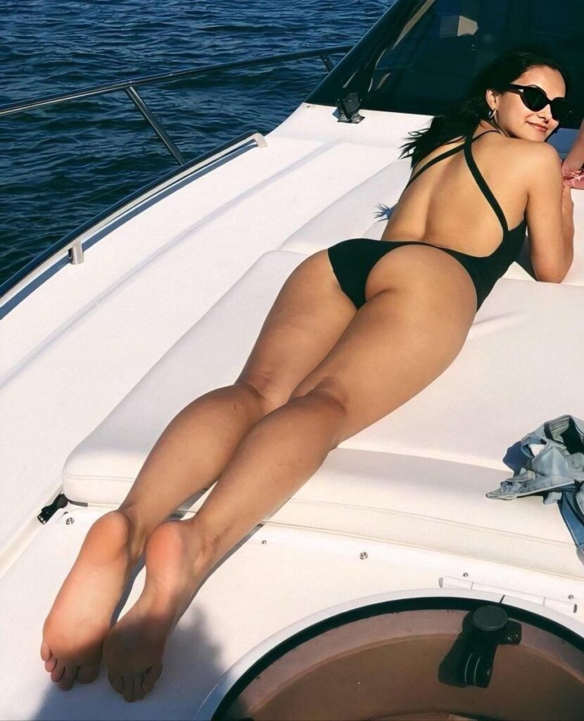 Camila Mendes