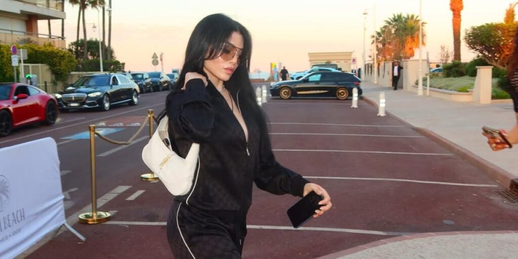 أجمل إطلالات هيفاء وهبي الرياضية بلمسات أنثوية أجمل إطلالات هيفاء وهبي الرياضية بلمسات أنثوية