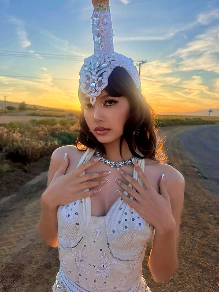 260625 تحديث IG بواسطة juanalvear مع ليزا