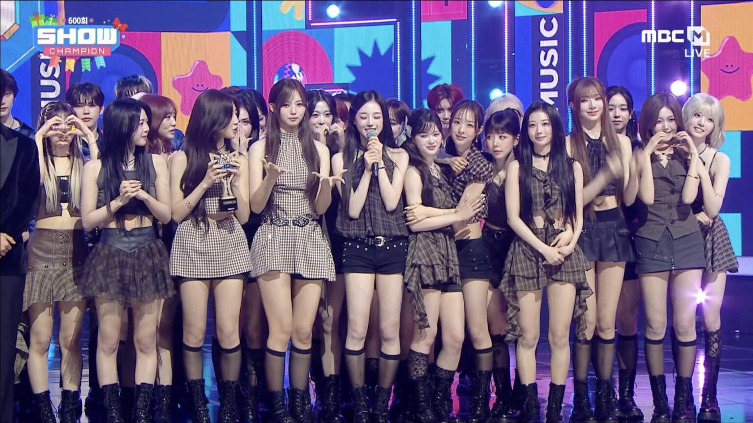 حصلت شركة TripleS على أول فوز لها في برنامج موسيقي لأغنية "Baby Flower" على قناة MBC M Show Champion (250610)