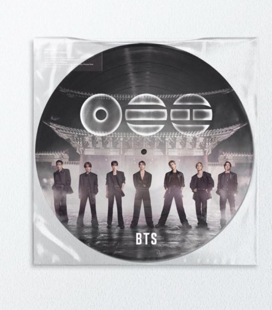 سيتم تضمين النسخة الكورية من "NORMAL" في "#BTS الألبوم الخامس 'ARIRANG' (613 Limited Edition Picture Disc Vinyl)."