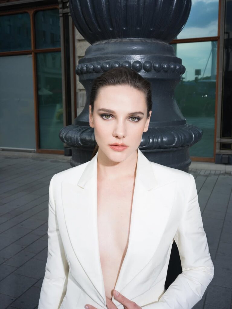 Alina Boz