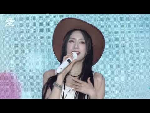 Apink - Love Me More في مهرجان Weverse Con لعام 2026 (260606)