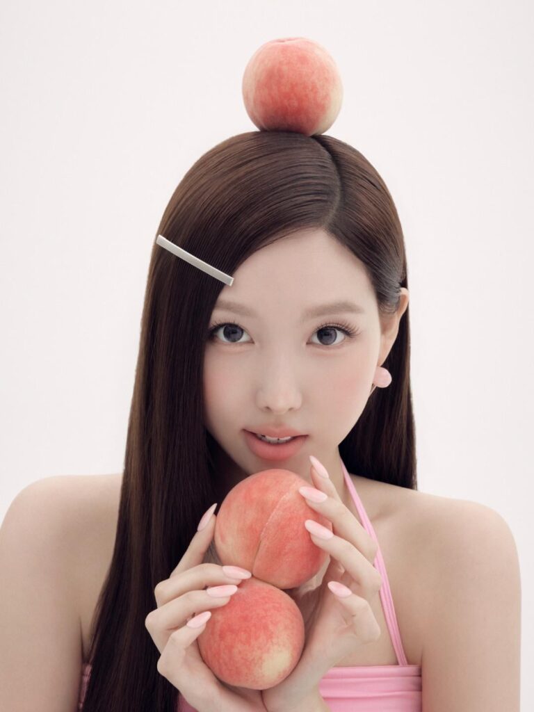260624 تحديث الانستقرام fwee_makeup - قادم يا نايون! 🍑☁️ السر وراء بشرة نايون الناعمة والخالية من العيوب...✨يخلق #MatteEssentials من fwee لمسة نهائية ناعمة ومركزة تبقى منتعشة وخالية من اللمعان طوال اليوم.