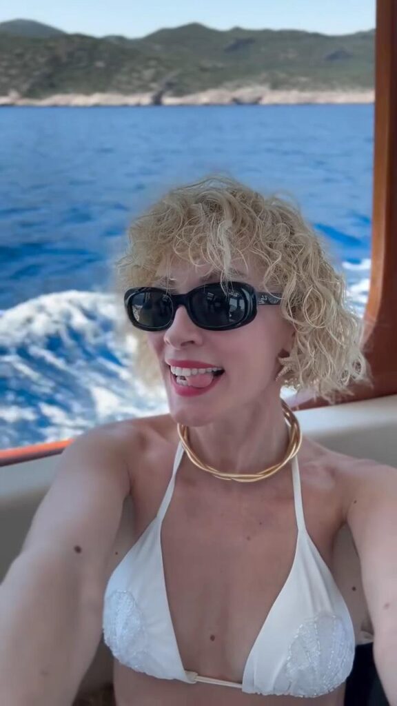 Açelya Topaloğlu